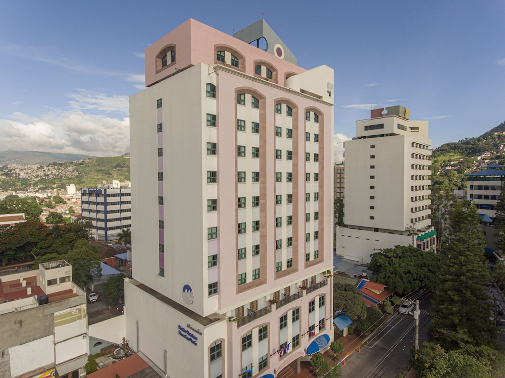 Hotel Plaza Del General 2/37