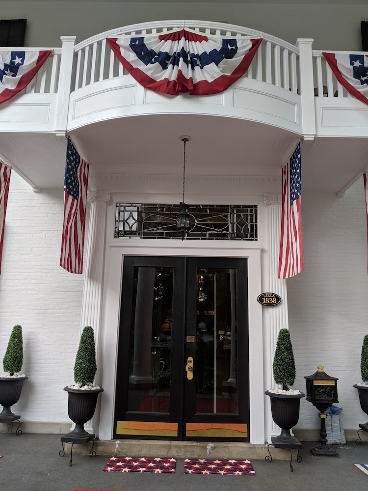 Allegiance Bed and Breakfast 1/44
