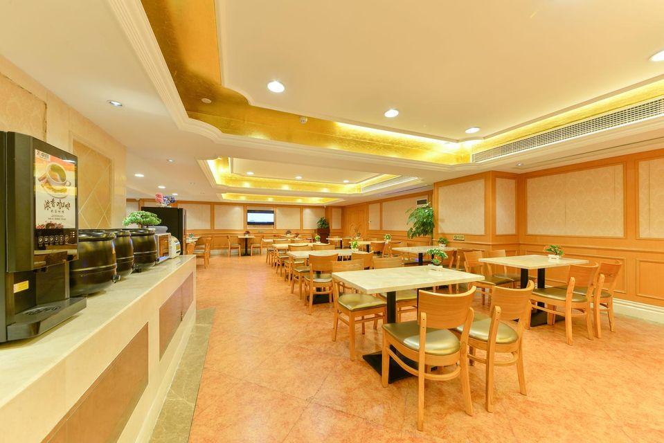 Vienna International Hotel (Shenzhen Fuyong Convention and Exhibition Center) 33/36