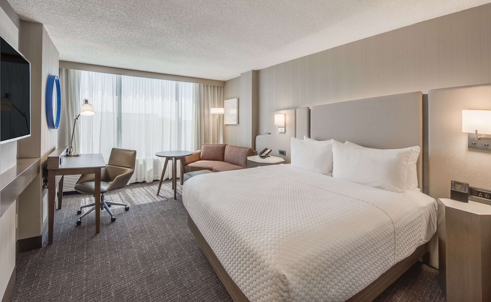 ROOM, KING BED, BATHTUB, ACCESSIBLE