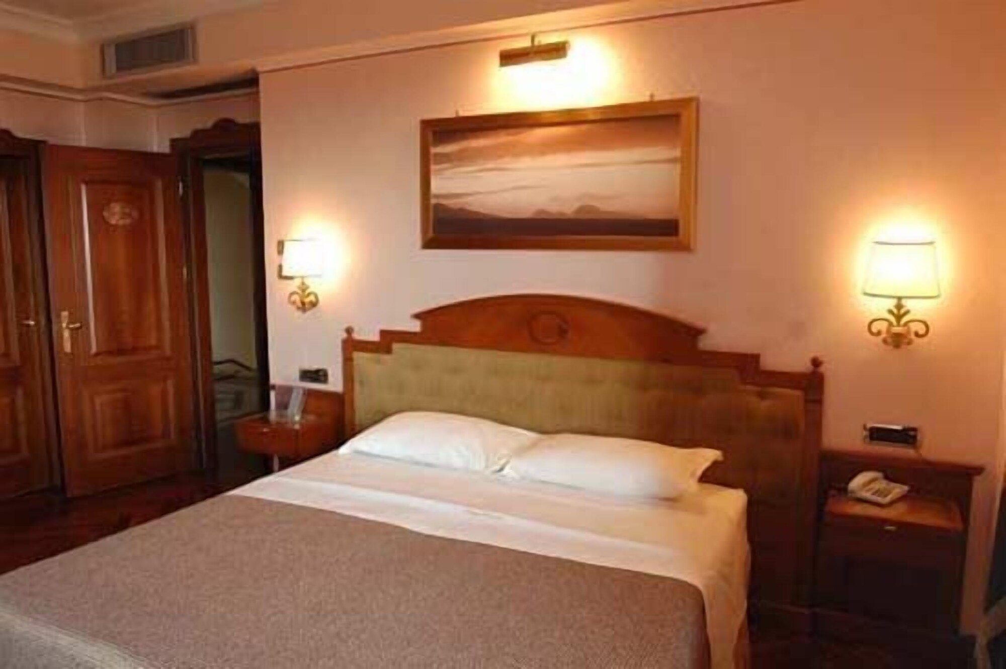 STANDARD, DOUBLE OR TWIN BED