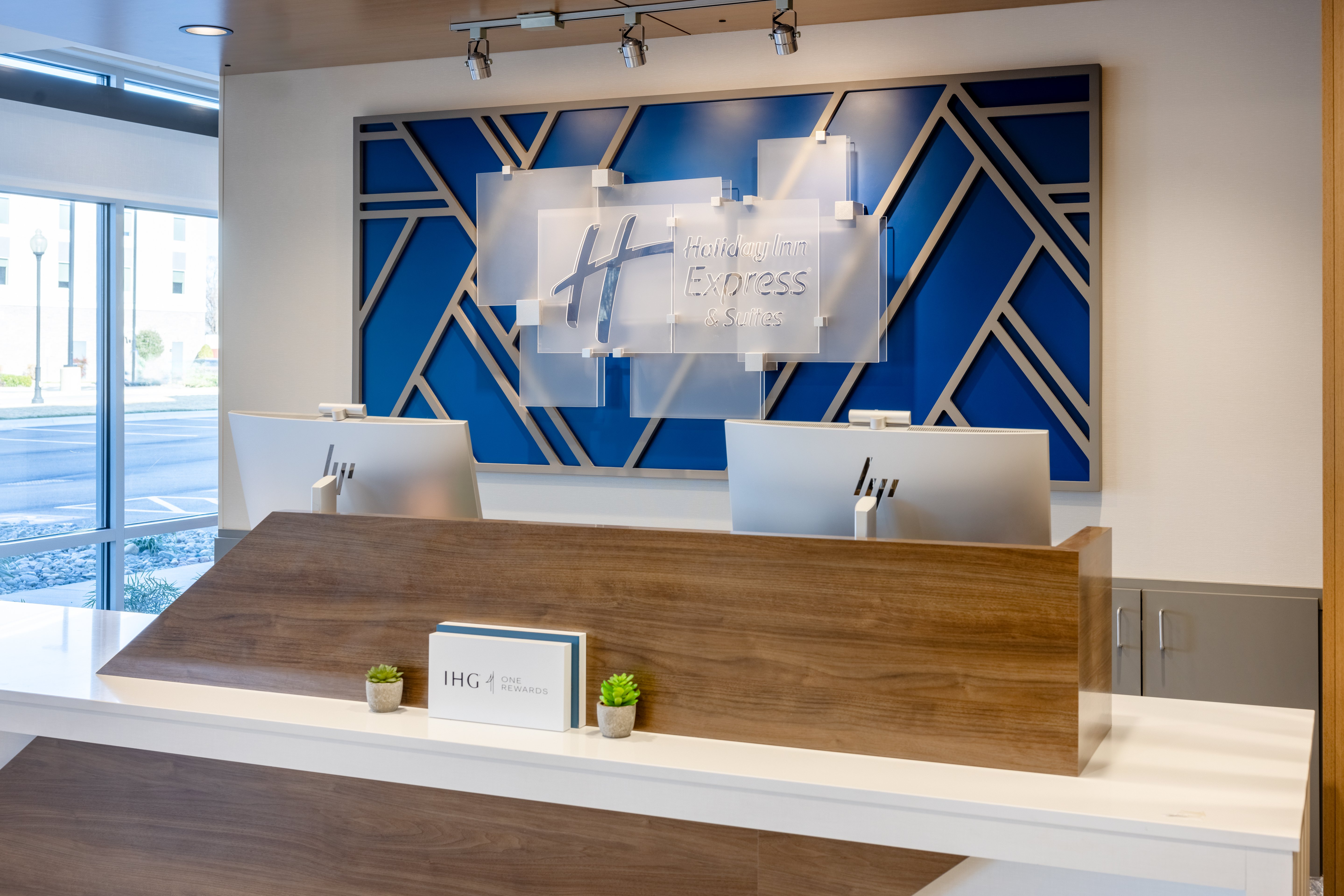 Holiday Inn Express & Suites Benson, an IHG Hotel 7/34