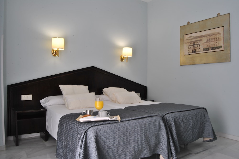 STANDARD, DOUBLE OR TWIN BED