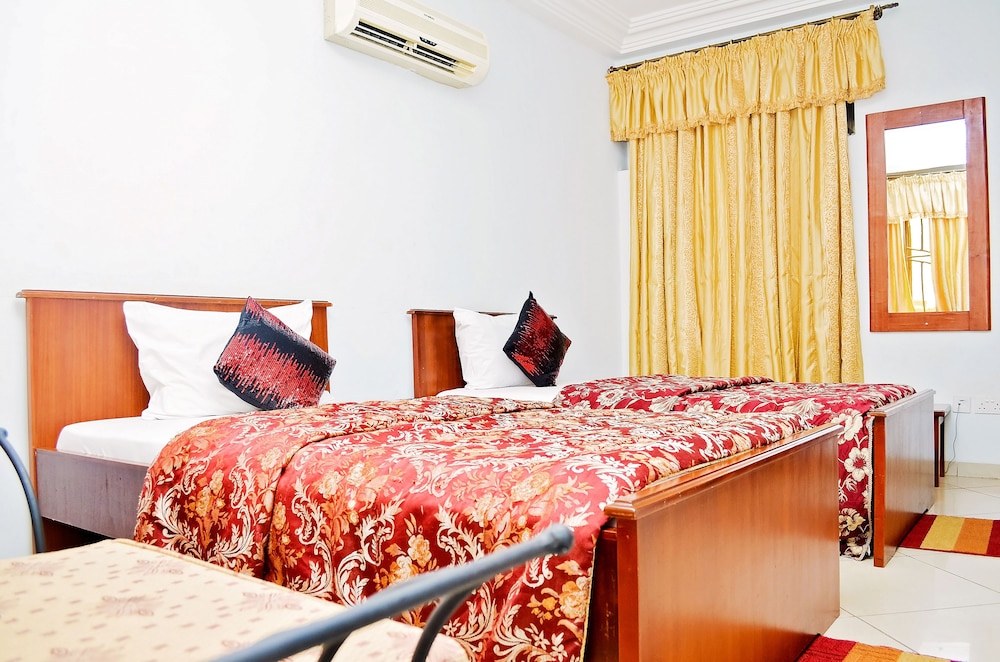DELUXE, TWIN BEDS