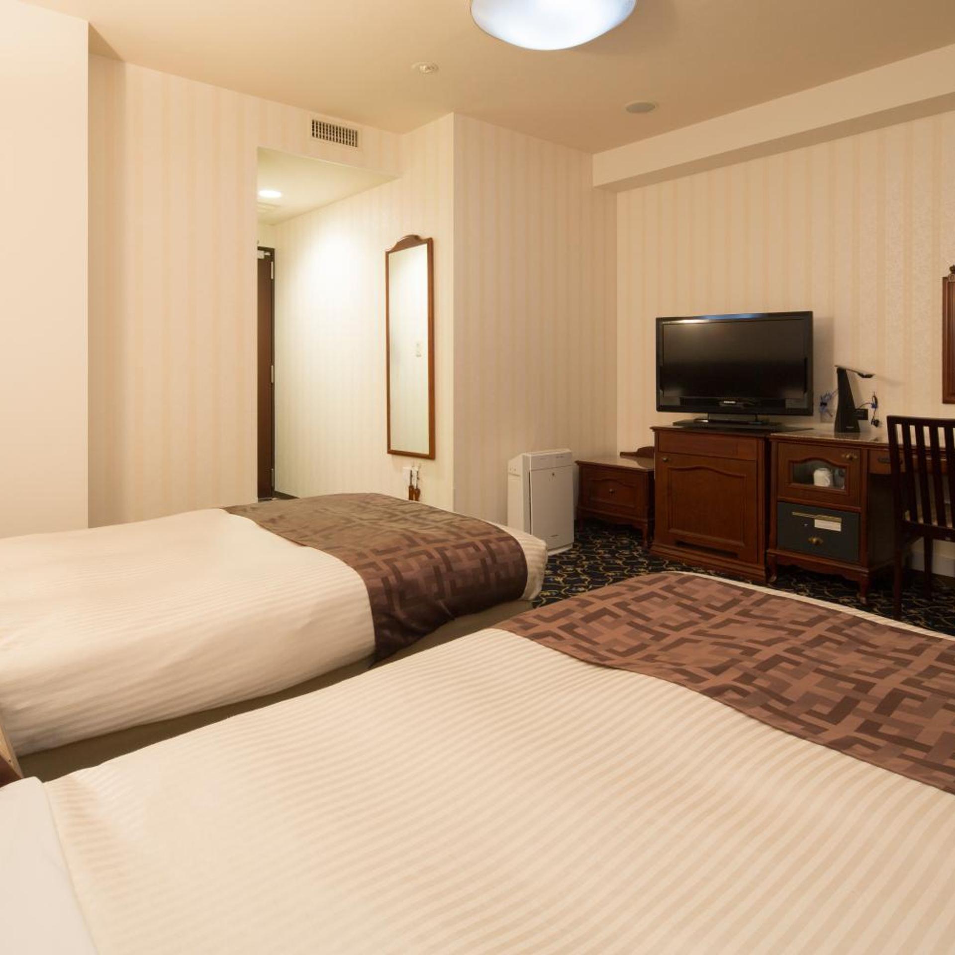 Moderate, Twin Beds, Smoking