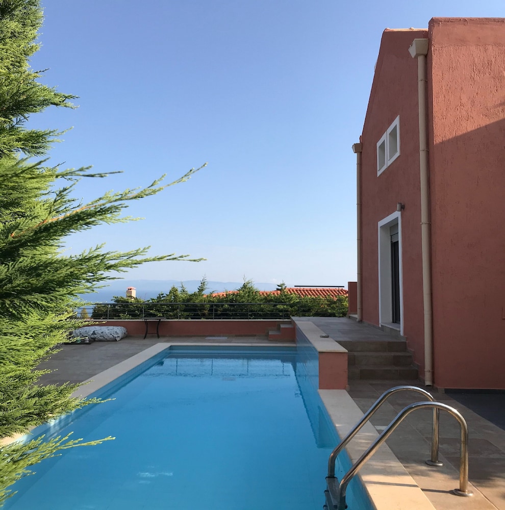 Erofili Villas 12/50
