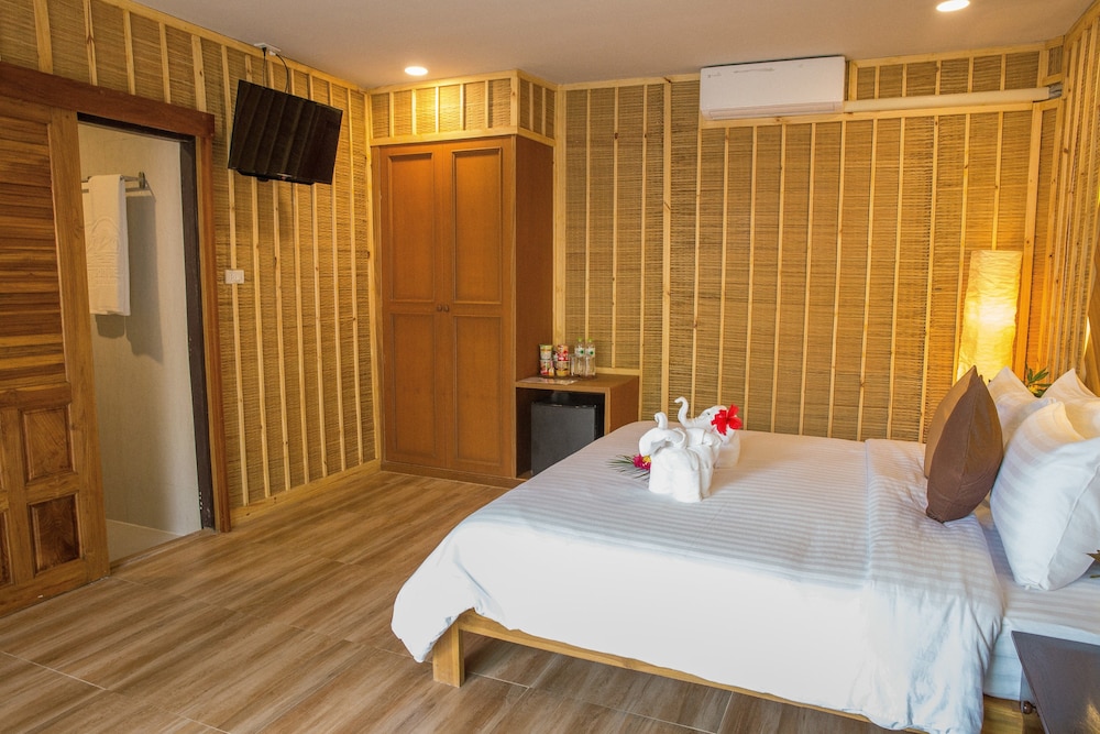Adarin Beach Resort (ex New Lapaz Villa) 26/65