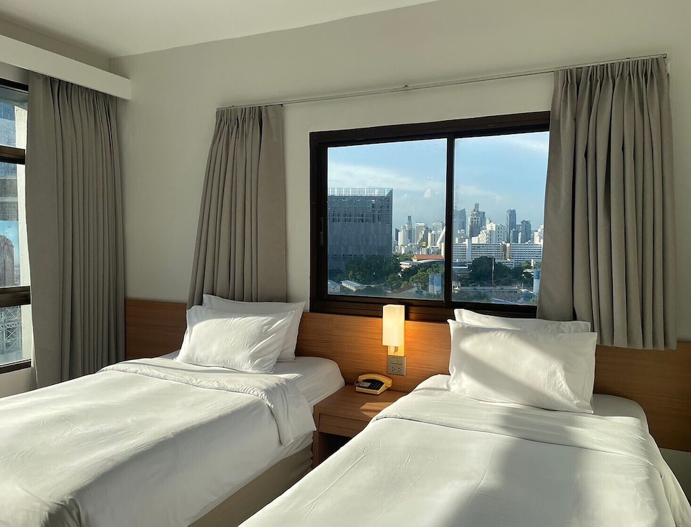 Pinnacle Lumpinee Park Hotel 15/47