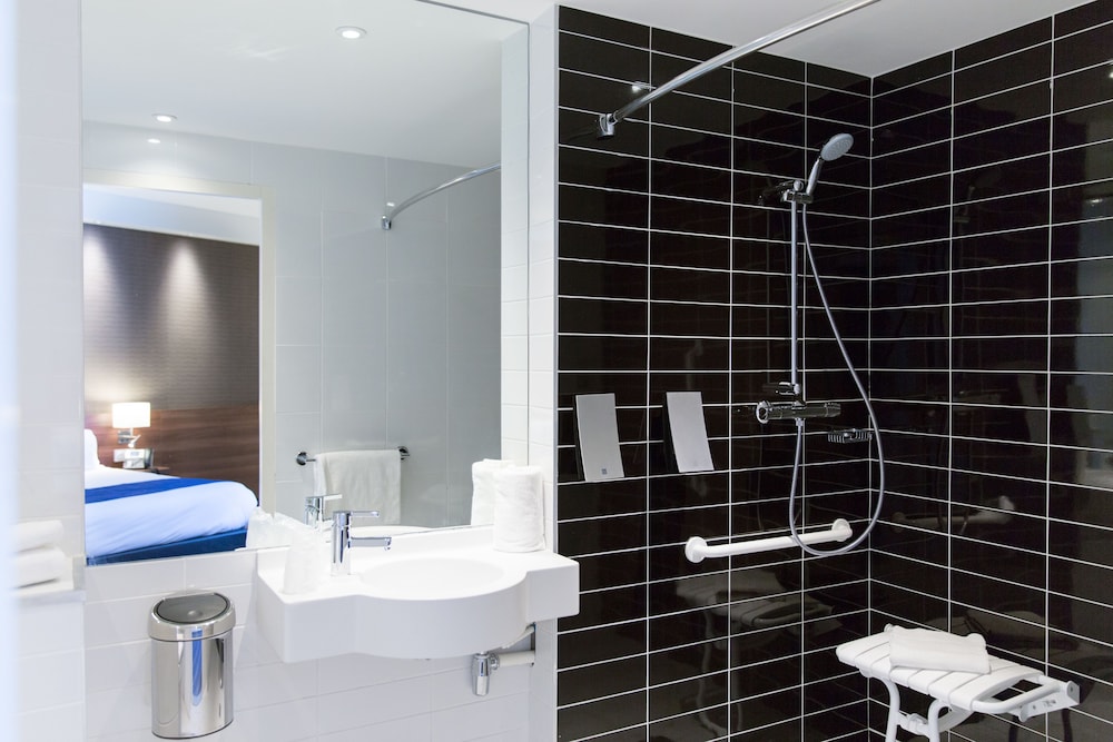 Holiday Inn Express Toulon Est 28/60