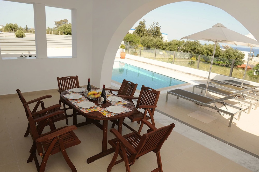 GENNADI AEGEAN HORIZON VILLAS 32/39