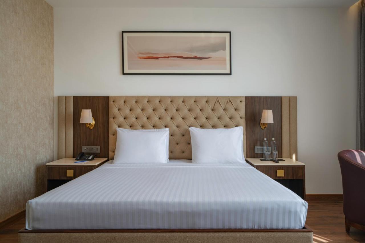 Clarks Inn Dehradun 14/28