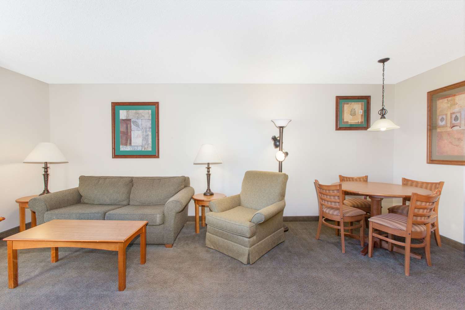 Wingate By Wyndham Bentonville Airport 22/42