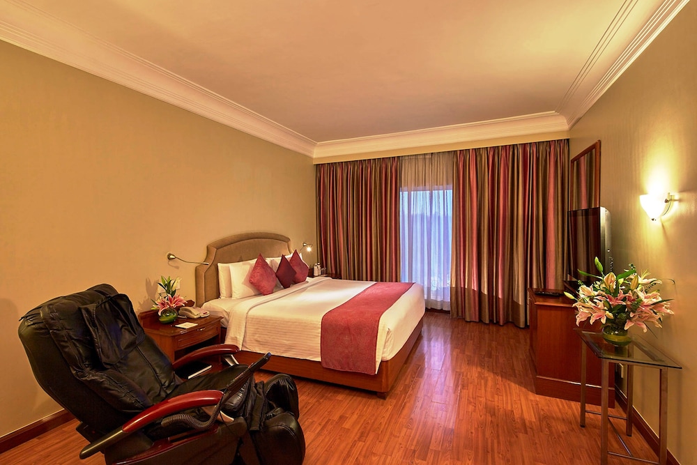 Royal Orchid Hotel Bangalore 19/41
