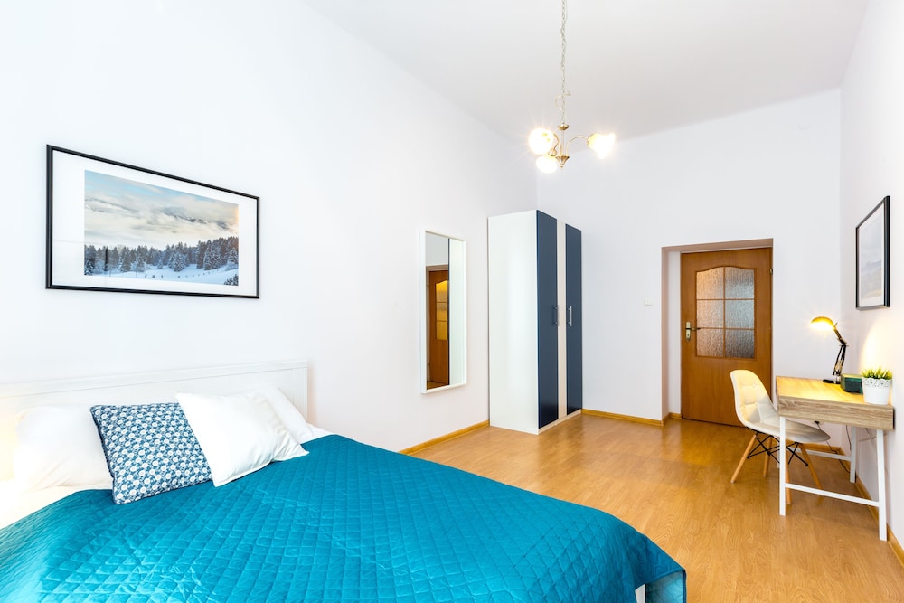 FriendHouse Apartments 19/50