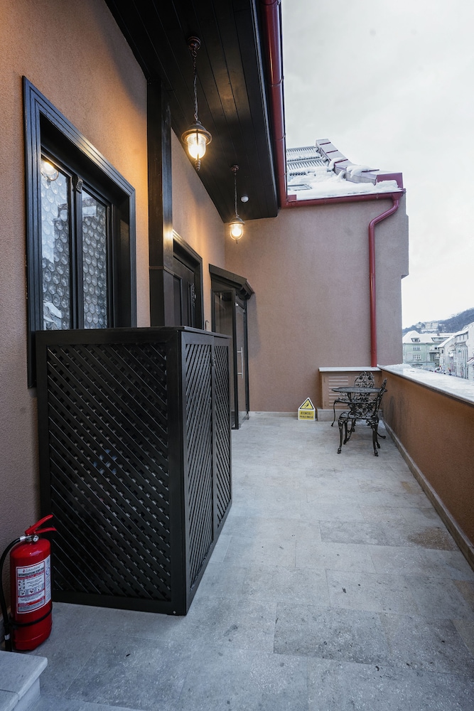 Casa Chitic 6/71