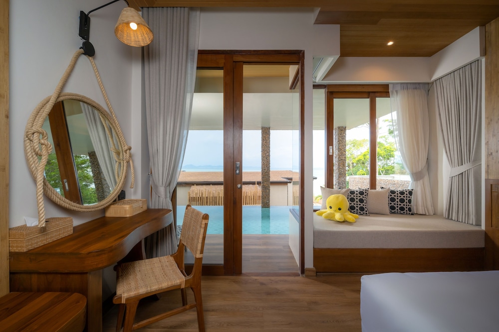Sinae Phuket Luxury Hotel 38/78