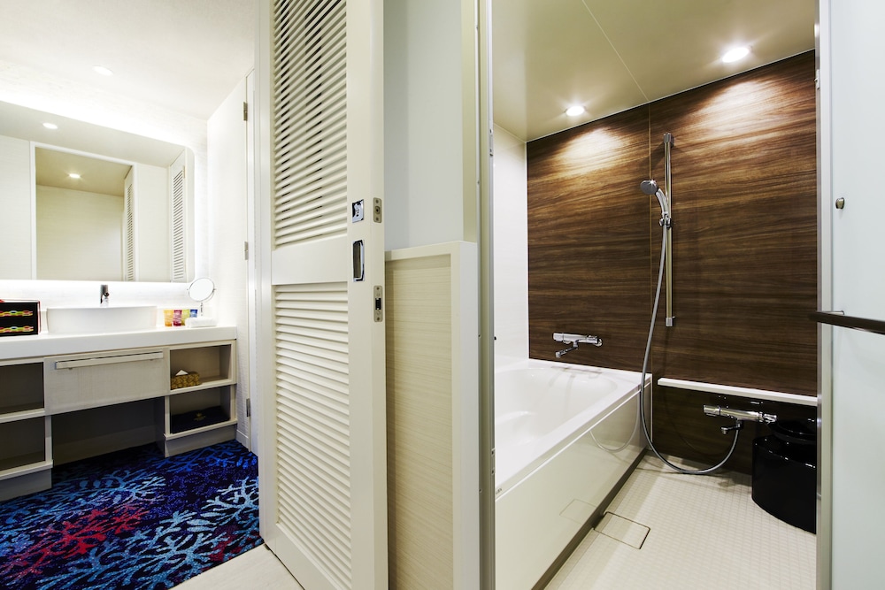Hotel Universal Port 30/72