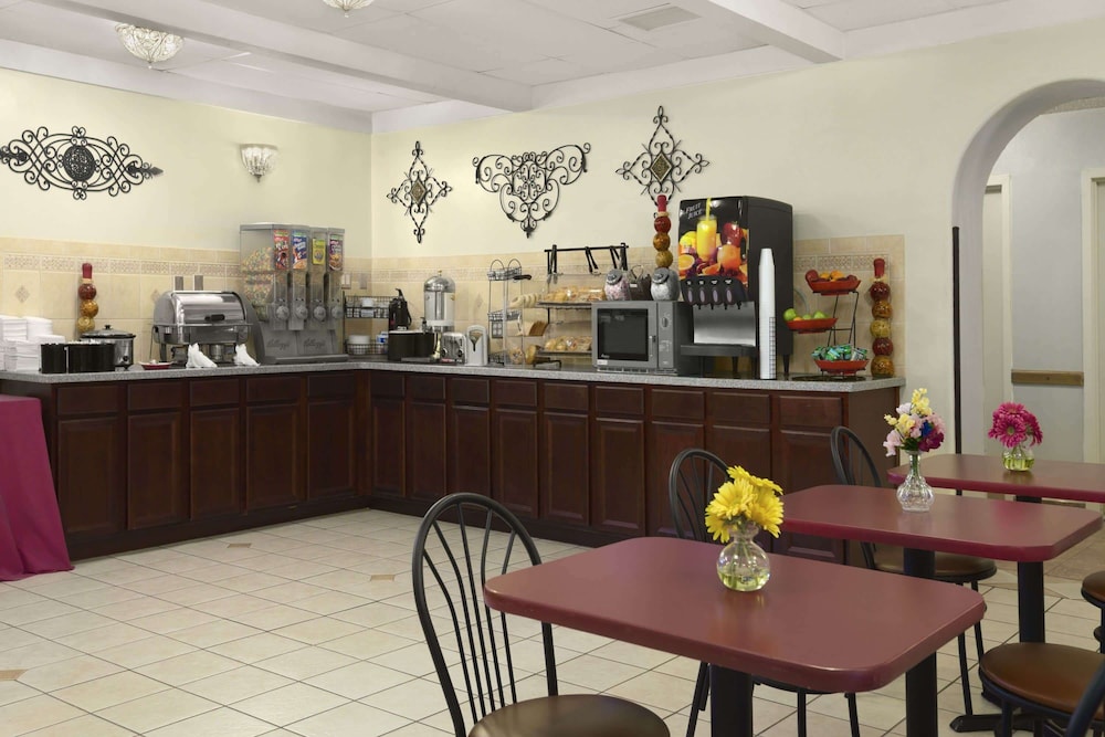 Ramada By Wyndham Grand Junction 47/58