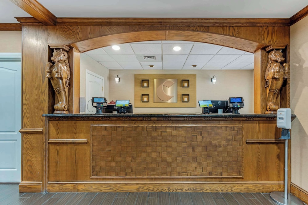 Comfort Inn & Suites Dover near Speedway 4/56