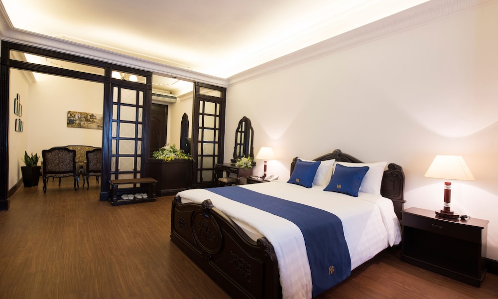 Hoa Binh Hotel 18/69