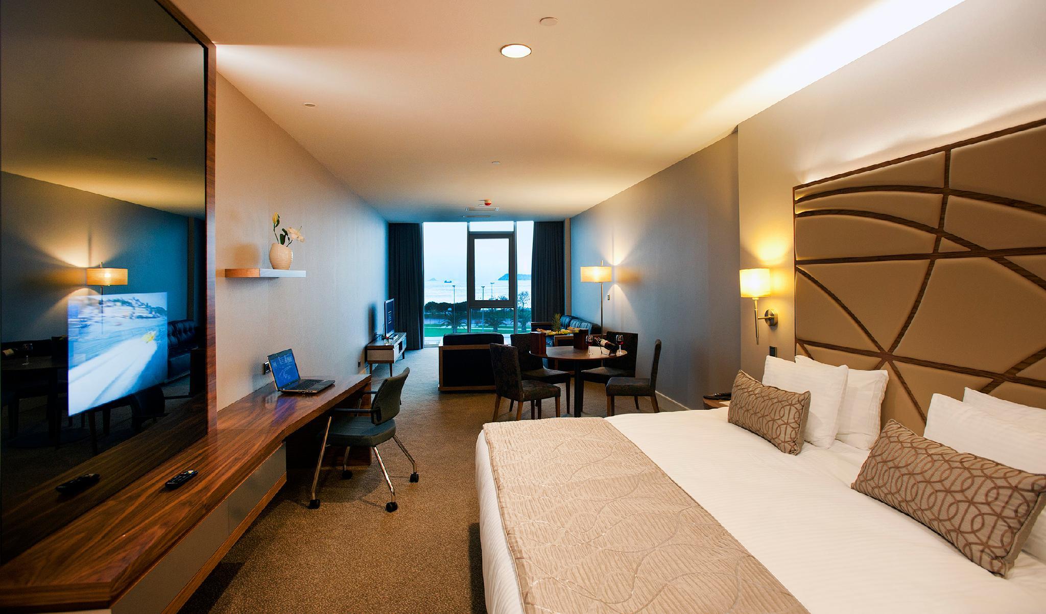 Grand, Deluxe, Sea View
