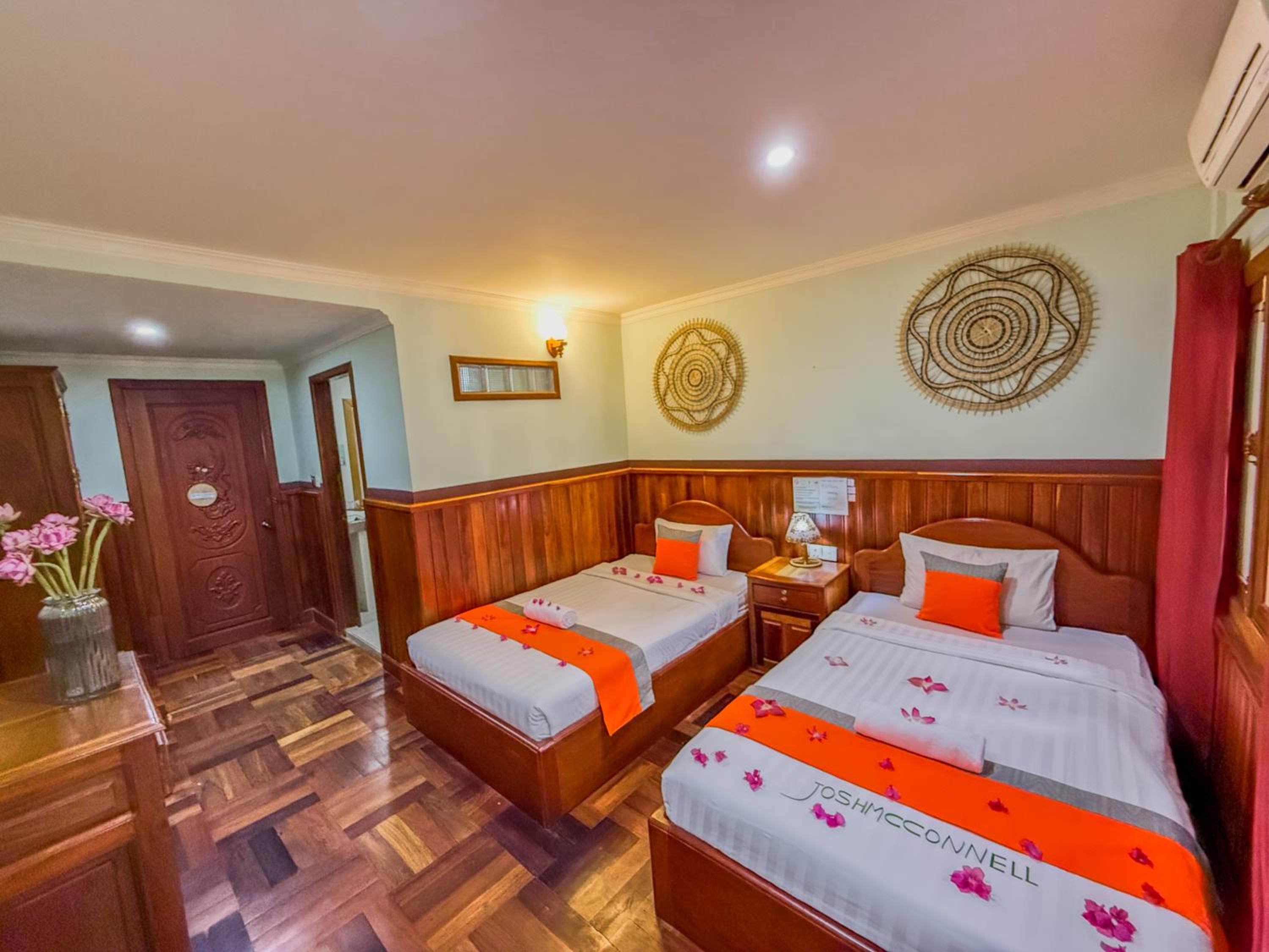 غرفة ديلوكس بسرير مزدوج أو سريرين منفصلين بشرفة، Siem Reap Center Hotel 2/10
