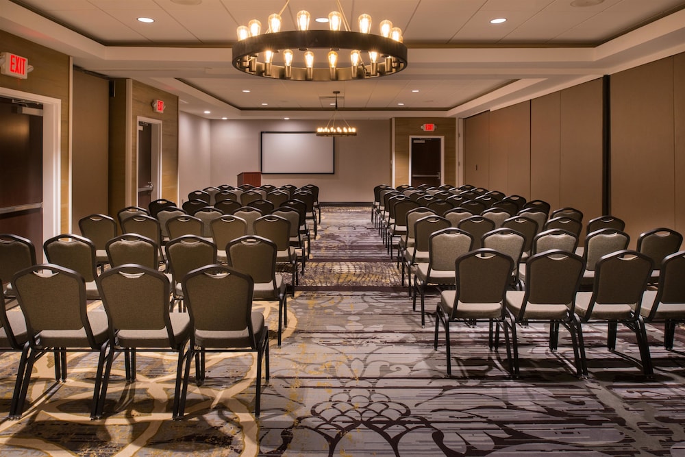 Doubletree By Hilton Raleigh Crabtree Valley 46/48