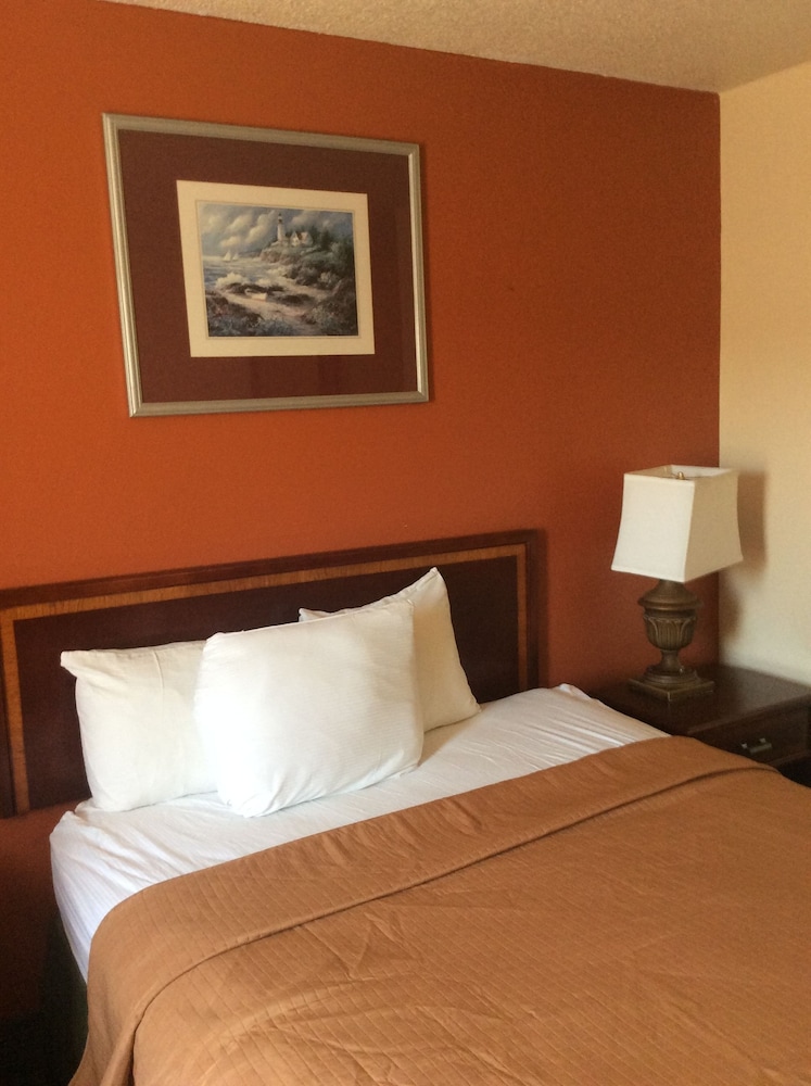 Rodeway Inn Whitehall 6/26