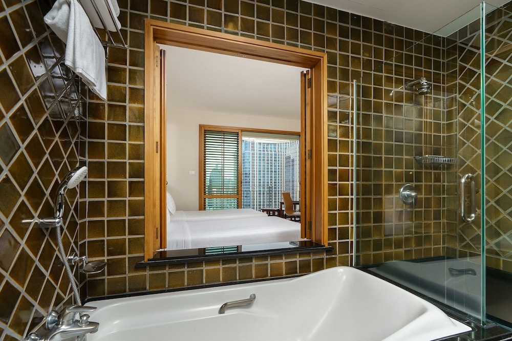 Superior, Double Bed, Balcony, Grande Centre Point Ploenchit Bangkok 10/10