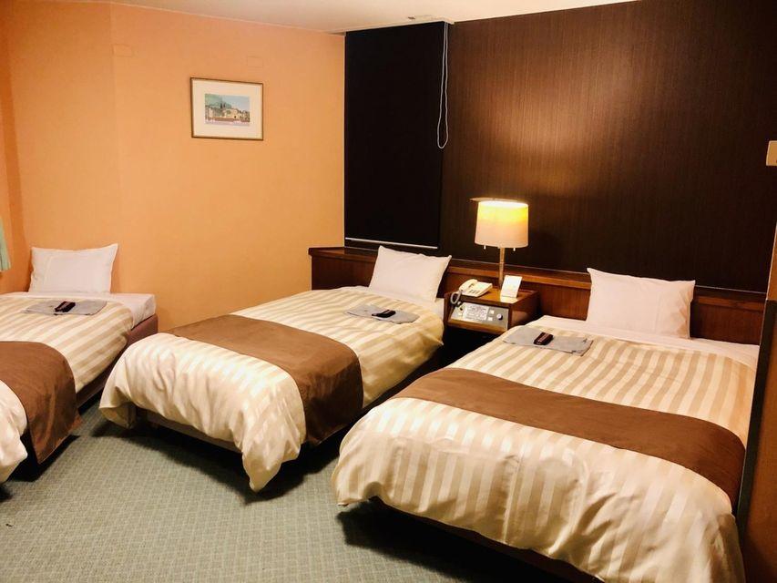 Room, Triple, Twin Beds, Town View, Corner