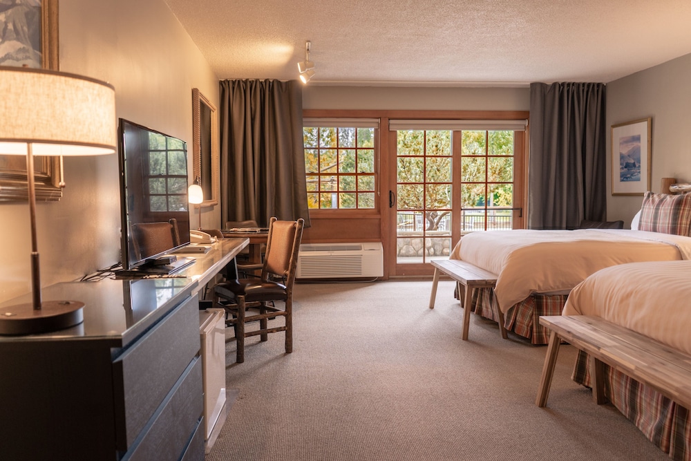 The Lodge at Riverside 19/62