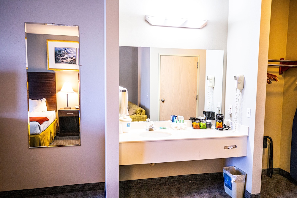 Morningglory Hotel Resort Suites 27/27