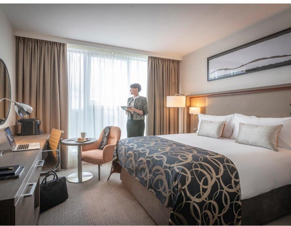 EXECUTIVE, DOUBLE BED