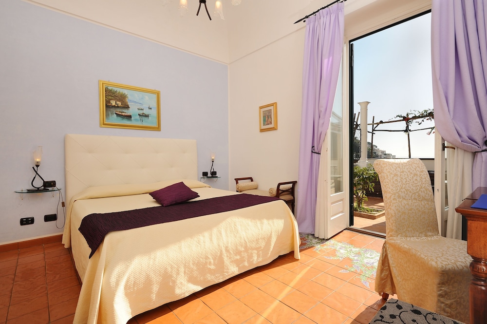 DELUXE, SEA VIEW