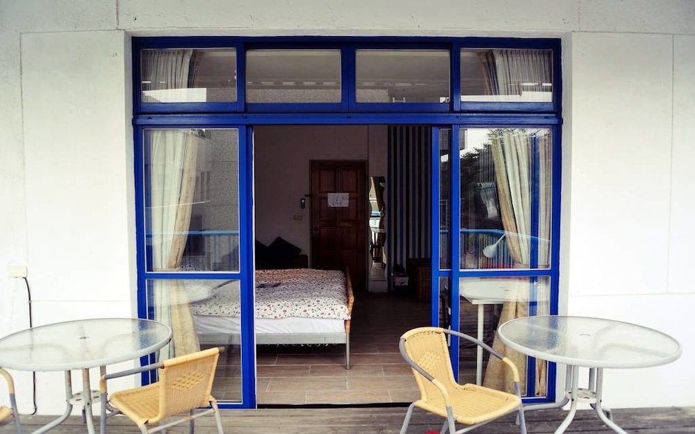 Oia Cafe B&amp;B 12/73