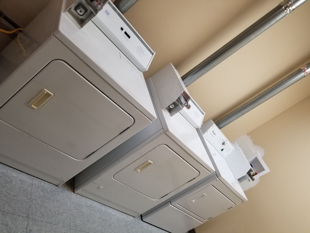 Grand View Inn And Suites 64/65