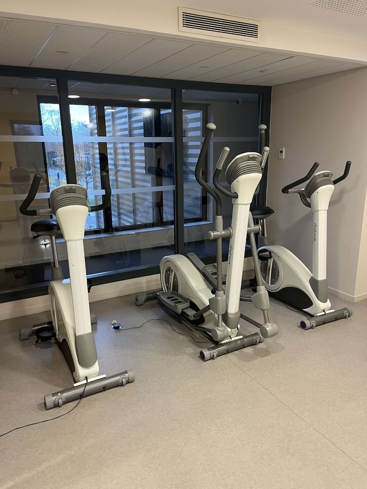 KYRIAD PRESTIGE PAU - ZENITH - PALAIS DES SPORTS 30/54