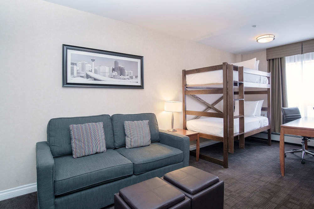 Sandman Hotel and Suites Calgary West 36/67