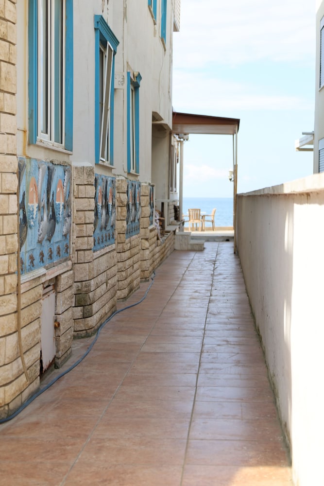 Demir Otel Restaurant 37/41