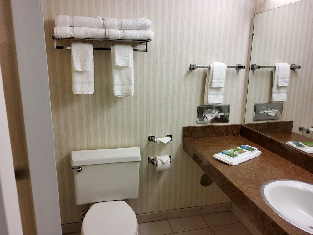 Klopfenstein Inn and Suites 28/34