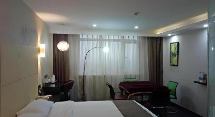 Thank Inn Plus Hotel (He'nan Zhoukou Chuanhui District Red Star Macalline) 36/49