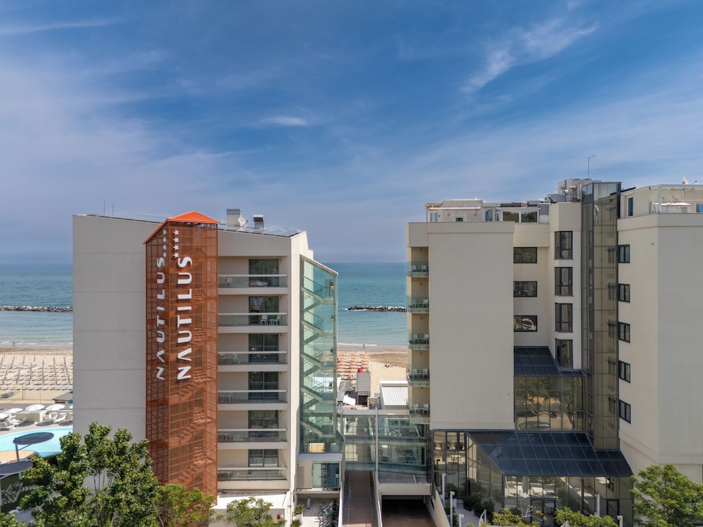 Nautilus Family Hotel 3/50
