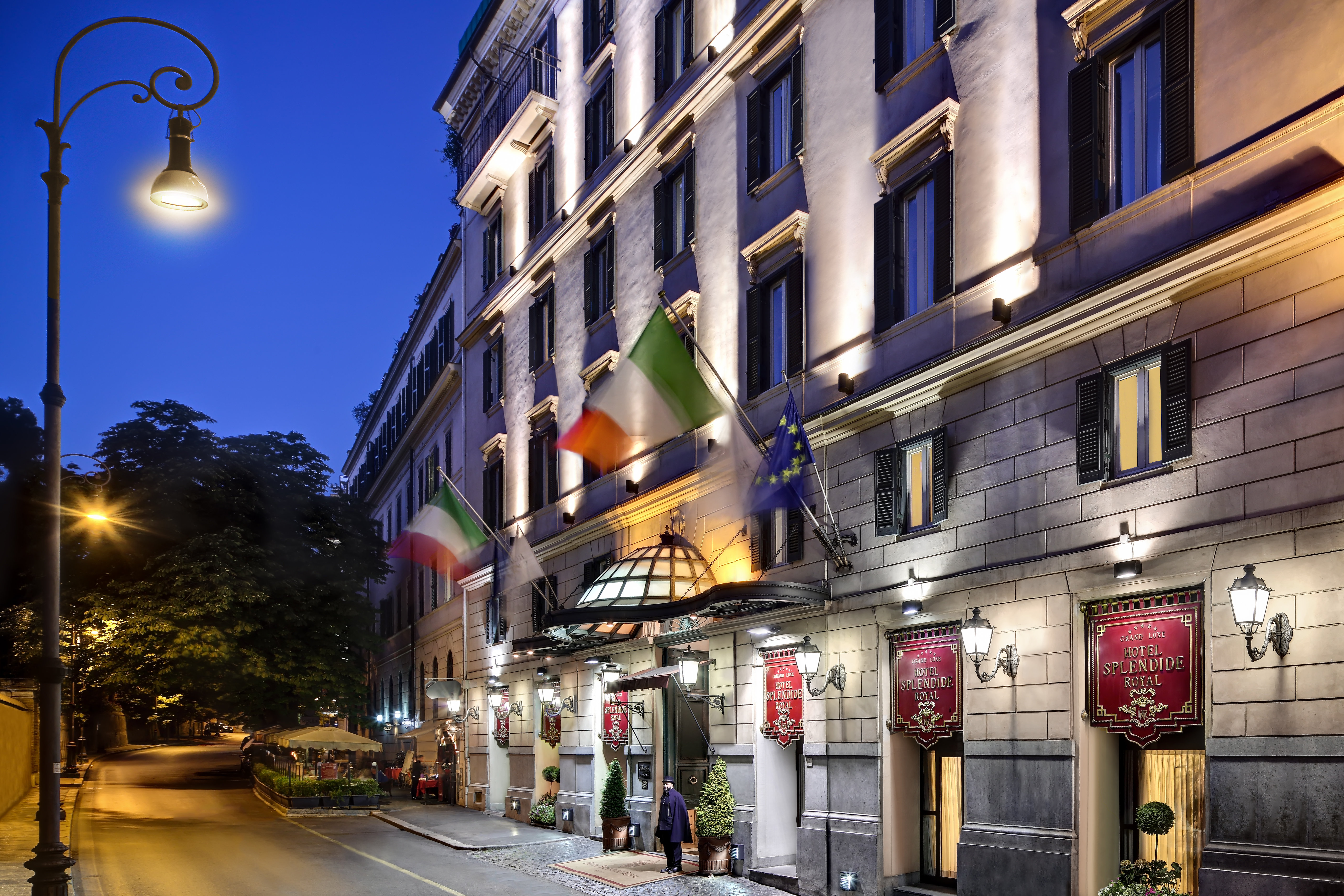 Splendide Royal Hotel 82/85