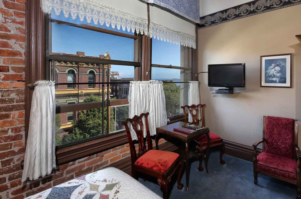 PALACE HOTEL PORT TOWNSEND 30/43