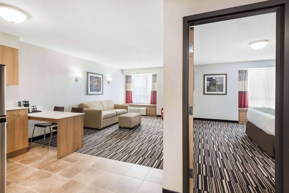 Microtel Inn Suites By Wyndham Sudbury 17/28