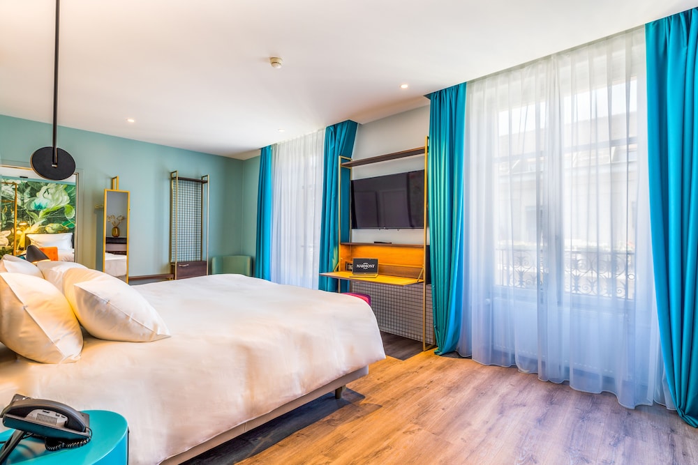 Marmont Hotel 10/50