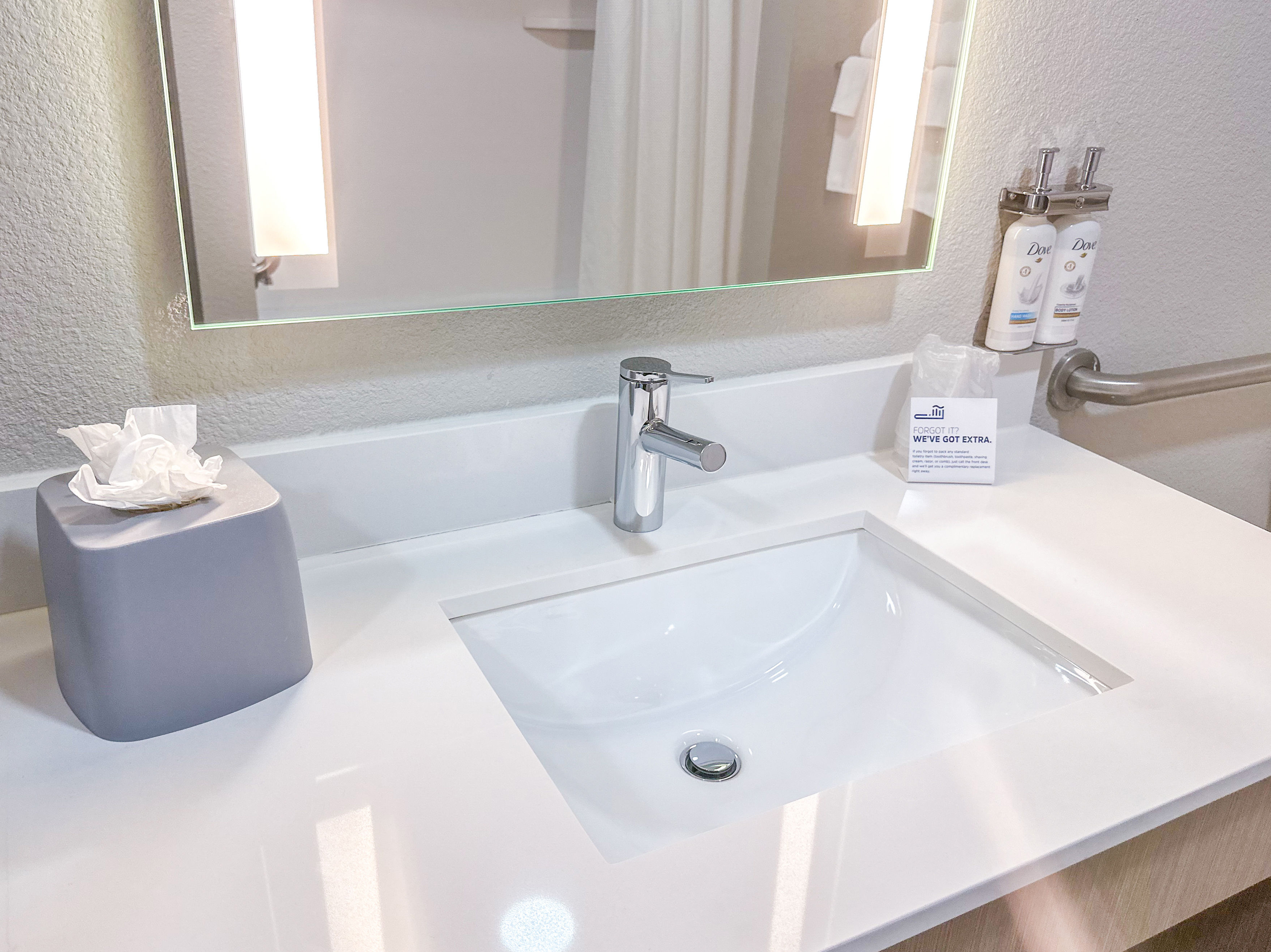 Holiday Inn Express Hotel Suites Ennis 63/70