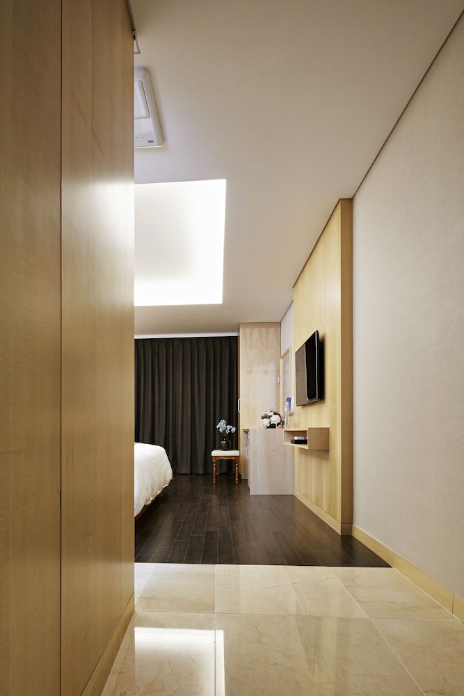 Ibis Styles Ambassador Jeonju City Centre 36/63