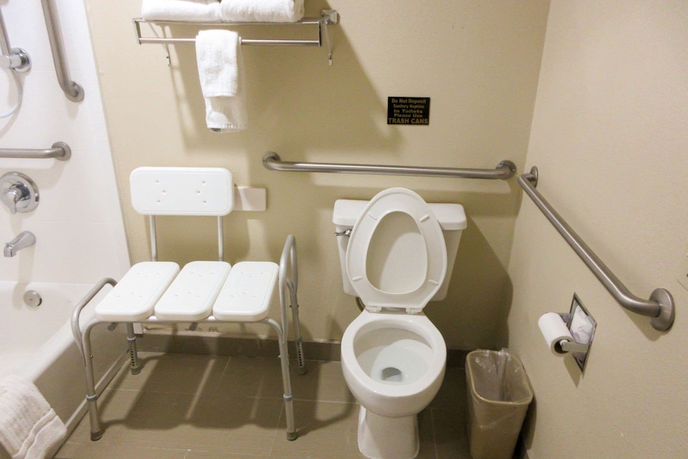 Comfort Inn Suites 23/75