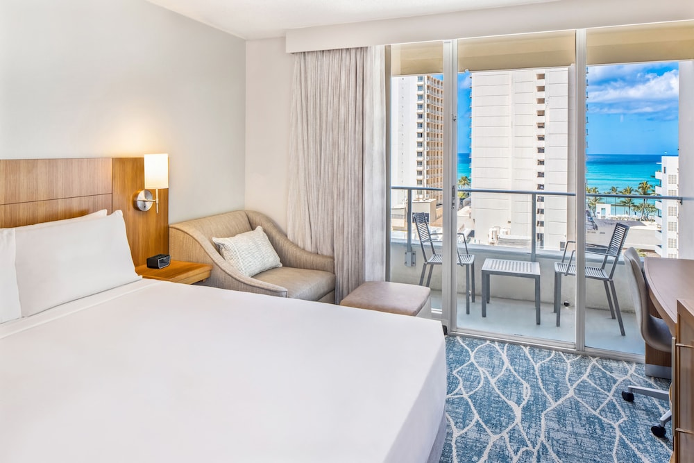 SPECIALTY, KING BED, CITY VIEW
